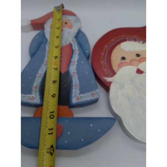 Two vintage handcrafted wooden Santa Claus Decorative Plaques - Picture 9 of 11